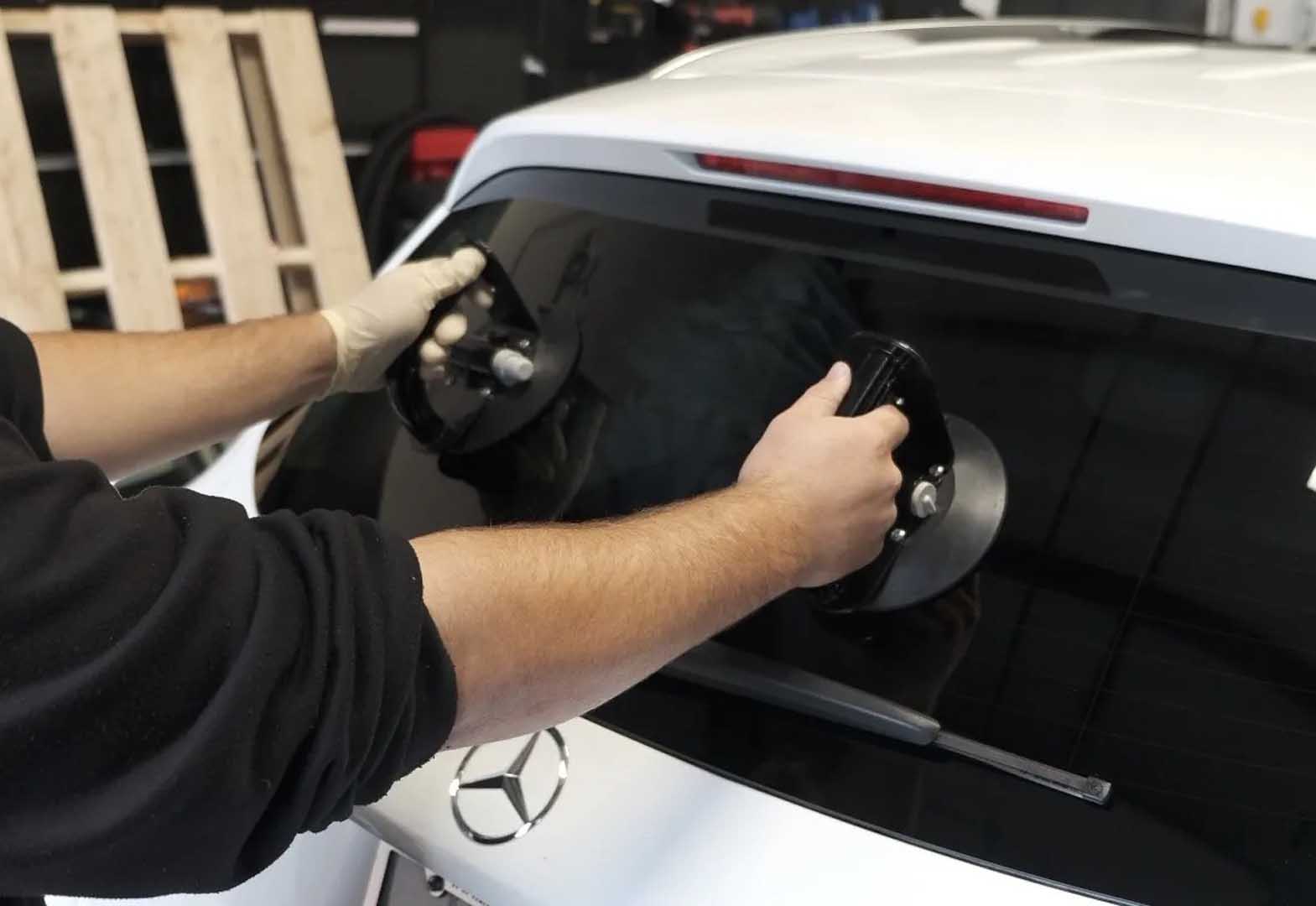 rear-windshield-repair-00